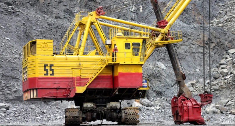 Photo – ArcelorMittal carried out scheduled repairs of a 140-ton excavator
