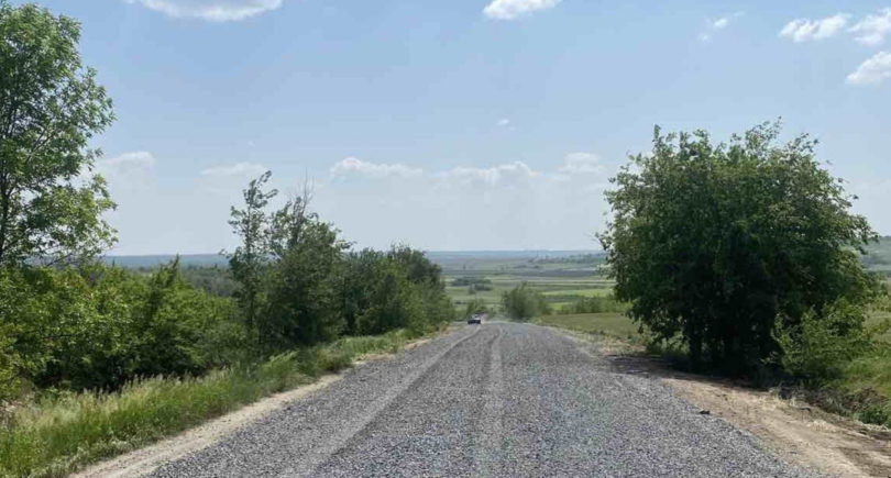Фото – Ингулецкий ГОК помог починить дороги в Широковской и Карповской ТГ