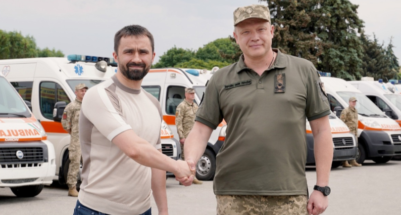Фото – «Метинвест» передал медикам ВСУ 30 «скорых» на 18 млн грн